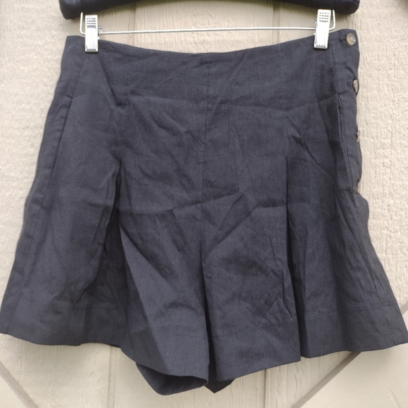 VINCE Sz 8 HIGH WAIST PLEAT FRONT SIDE BUTTONS LINEN Blend SHORTS Black - Picture 1 of 10
